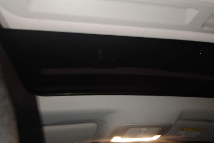 Used Roewe Ei5 2018 Internet Luxury Edition Headliner