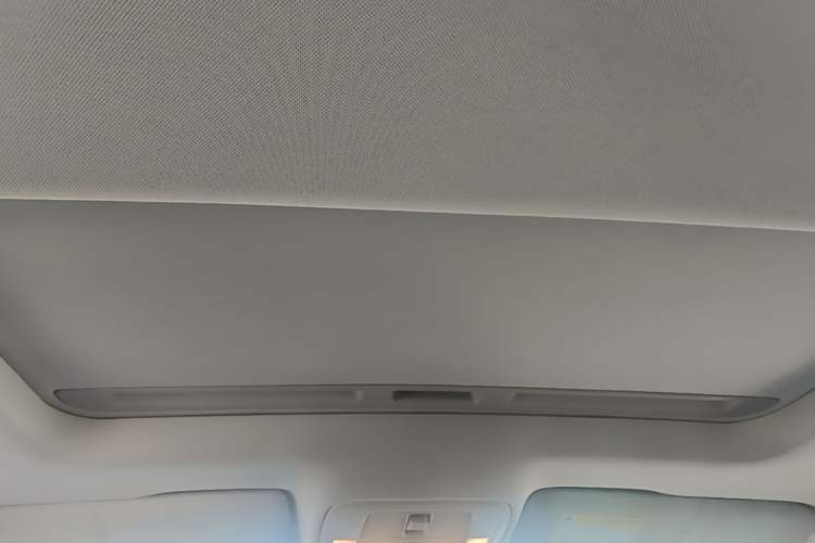 Used Roewe Ei5 2018 Internet Flagship Edition Headliner