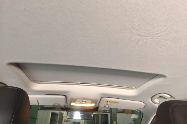 Used Roewe Ei5 2018 Internet Flagship Edition Headliner