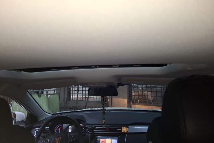 Used Roewe Ei5 2018 Internet Luxury Edition Headliner
