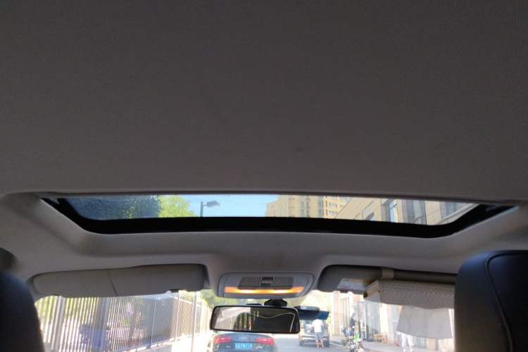 Used Roewe Ei5 2018 Internet Flagship Edition Headliner