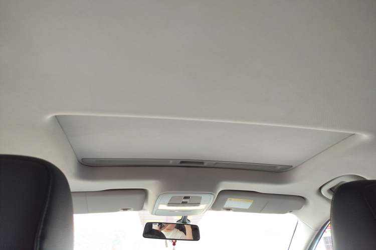 Used Roewe Ei5 2018 Internet Luxury Edition Interior 4