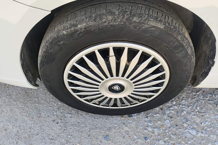 Used Roewe Ei5 2018 Internet Luxury Edition Left Front Wheel Hub