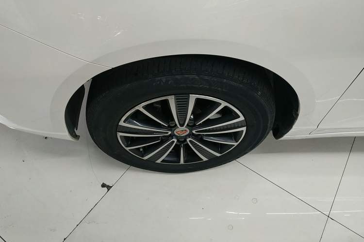 Used Roewe Ei5 2018 Internet Flagship Edition Left Front Wheel Hub