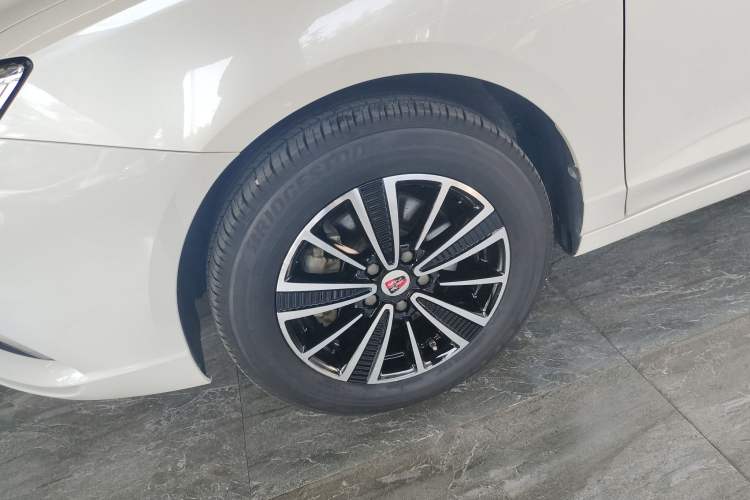 Used Roewe Ei5 2018 Internet Flagship Edition Left Front Wheel Hub