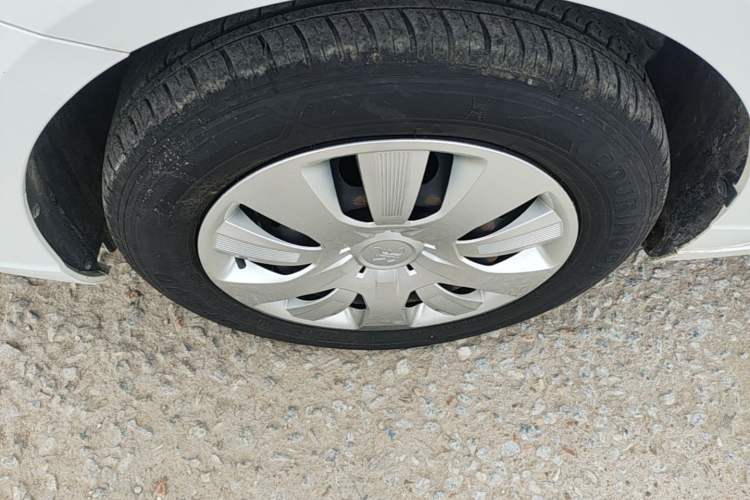 Used Roewe Ei5 2018 Internet Luxury Edition Left Front Wheel Hub