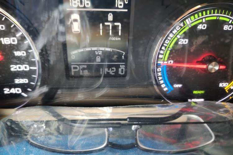 Used Roewe Ei5 2018 Internet Luxury Edition Odometer Close Up
