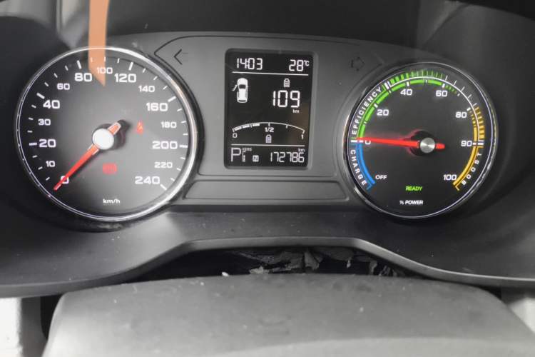 Used Roewe Ei5 2018 Internet Luxury Edition Odometer Close Up