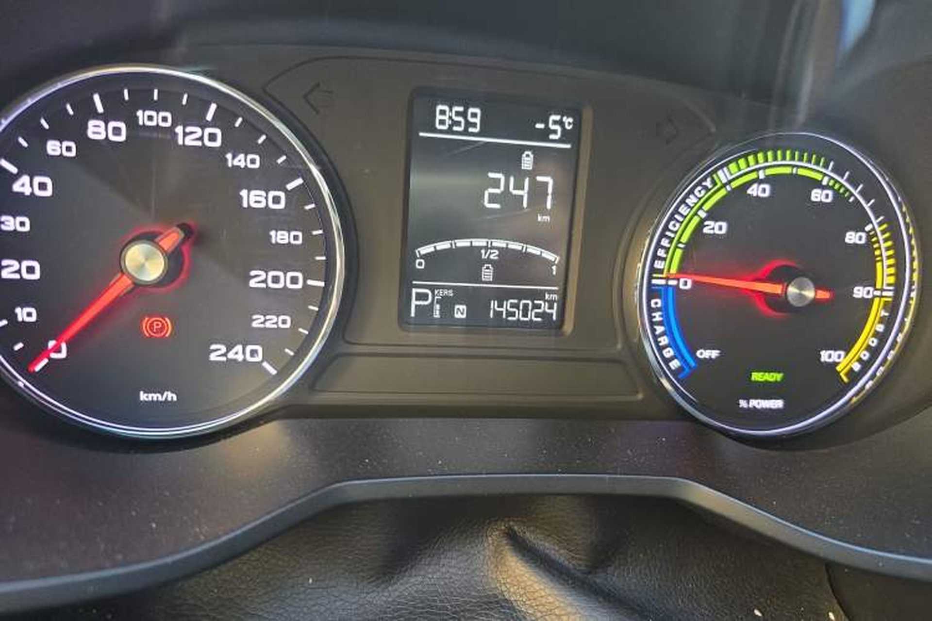 Used Roewe Ei5 2018 Internet Luxury Edition Odometer Close Up