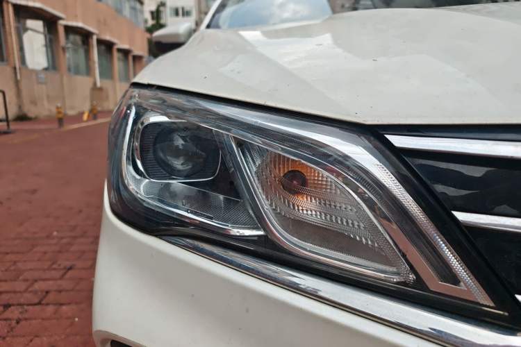Used Roewe Ei5 2018 Internet Luxury Edition Right Front Headlight