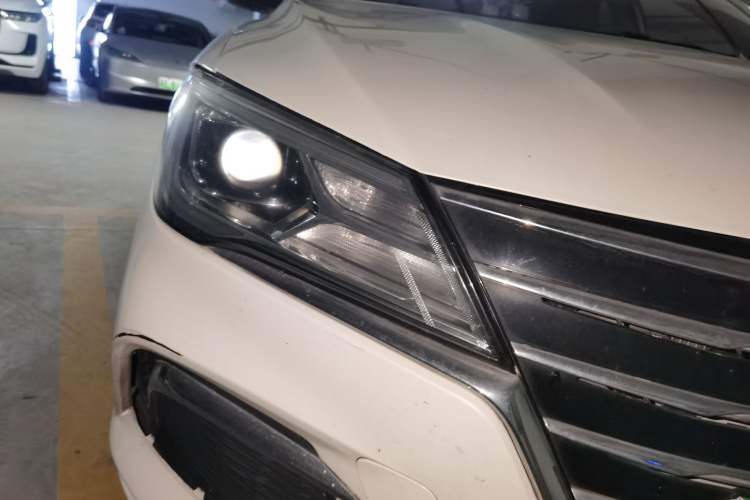 Used Roewe Ei5 2018 Internet Luxury Edition Right Front Headlight