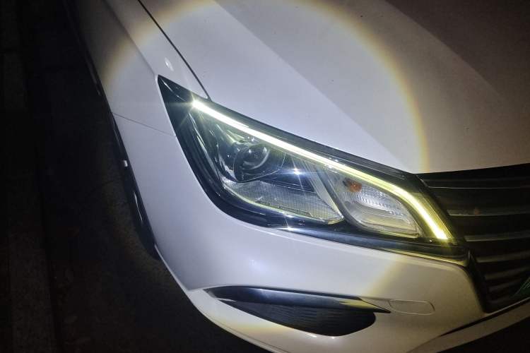 Used Roewe Ei5 2018 Internet Luxury Edition Right Front Headlight