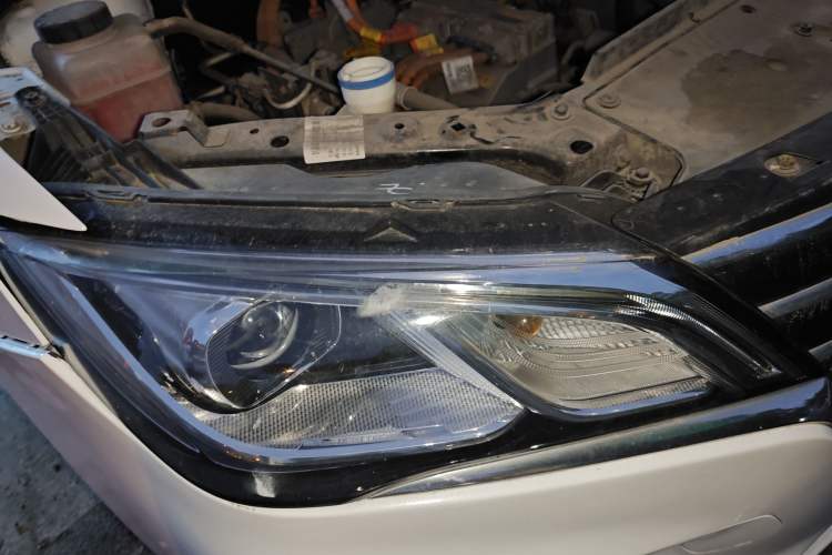 Used Roewe Ei5 2018 Internet Luxury Edition Right Front Headlight