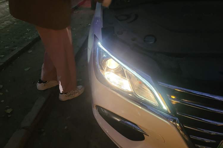 Used Roewe Ei5 2018 Internet Flagship Edition Right Front Headlight