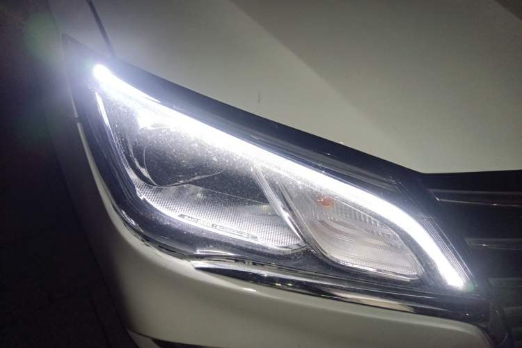 Used Roewe Ei5 2018 Internet Luxury Edition Right Front Headlight