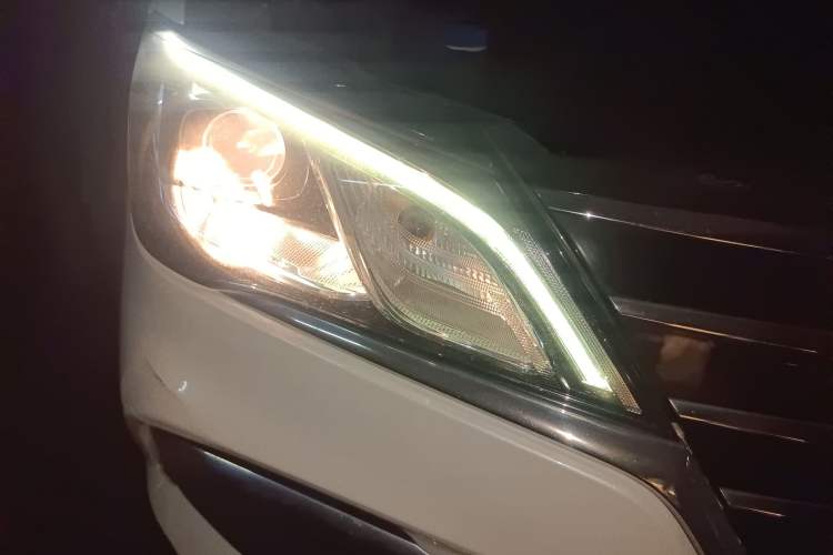 Used Roewe Ei5 2018 Internet Flagship Edition Right Front Headlight