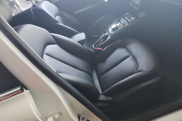 Used Roewe Ei5 2018 Internet Flagship Edition Right Front Seat