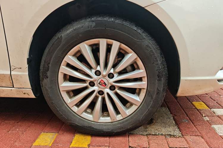 Used Roewe Ei5 2018 Internet Luxury Edition Right Front Wheel Hub
