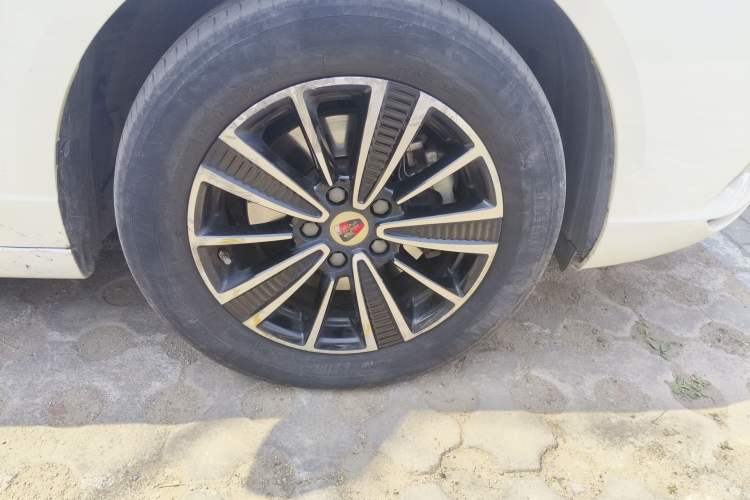 Used Roewe Ei5 2018 Internet Flagship Edition Right Front Wheel Hub