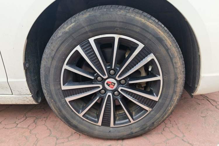 Used Roewe Ei5 2018 Internet Flagship Edition Right Front Wheel Hub