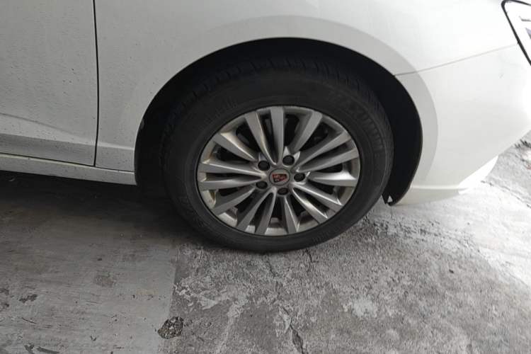 Used Roewe Ei5 2018 Internet Luxury Edition Right Front Wheel Hub