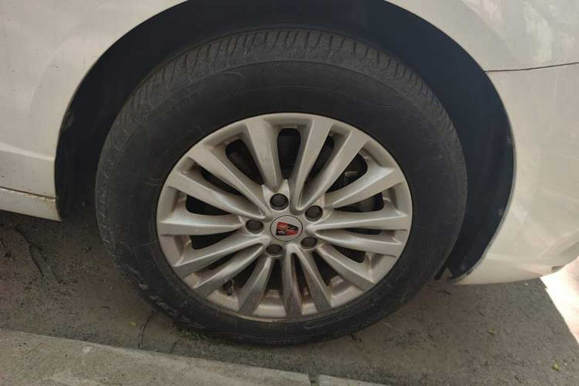 Used Roewe Ei5 2018 Internet Luxury Edition Right Front Wheel Hub