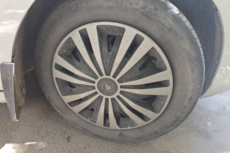 Used Roewe Ei5 2018 Internet Luxury Edition Right Front Wheel Hub