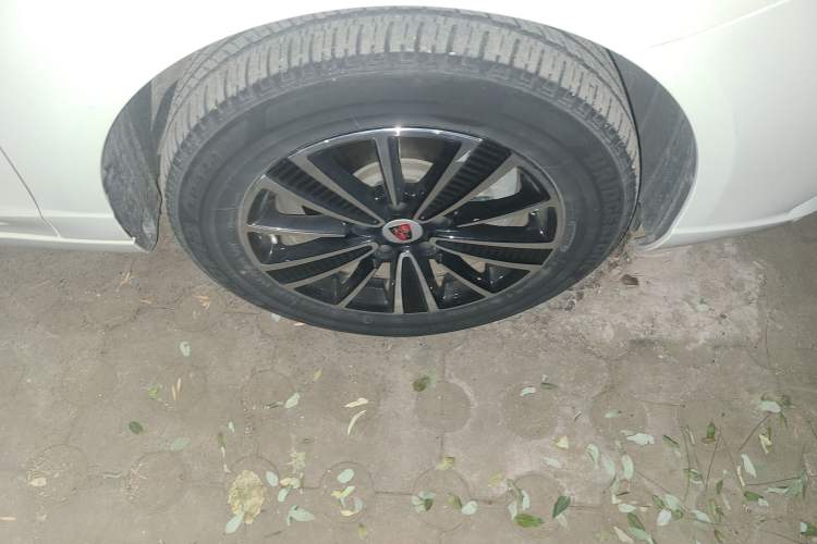 Used Roewe Ei5 2018 Internet Flagship Edition Right Front Wheel Hub