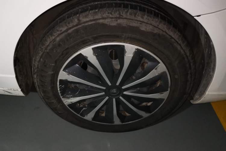 Used Roewe Ei5 2018 Government Procurement Version Right Front Wheel Hub