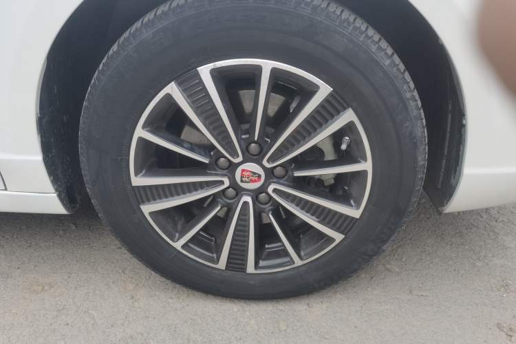 Used Roewe Ei5 2018 Internet Flagship Edition Right Front Wheel Hub