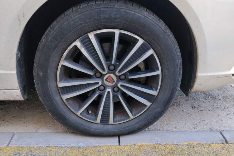 Used Roewe Ei5 2018 Internet Flagship Edition Right Front Wheel Hub