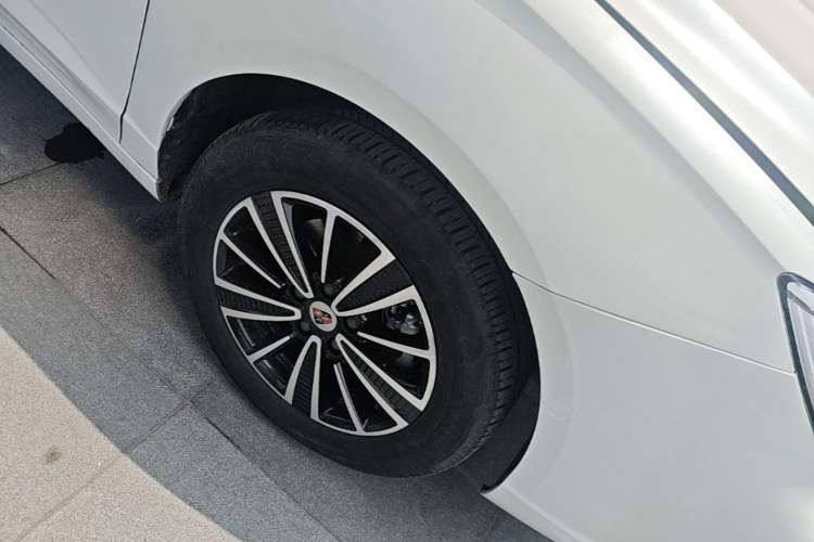 Used Roewe Ei5 2018 Internet Flagship Edition Right Front Wheel Hub