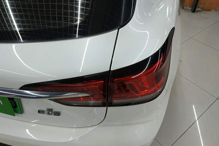 Used Roewe Ei5 2018 Internet Flagship Edition Right Rear Taillight