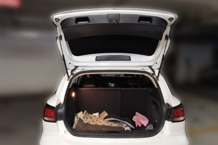 Used Roewe Ei5 2018 Internet Luxury Edition Trunk