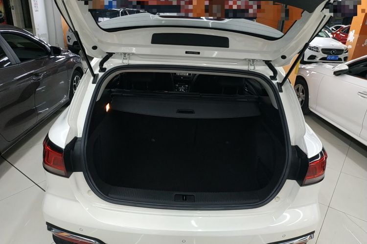 Used Roewe Ei5 2018 Internet Flagship Edition Trunk