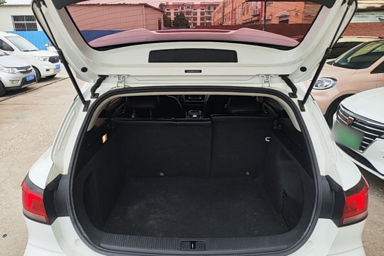 Used Roewe Ei5 2018 Internet Luxury Edition Trunk