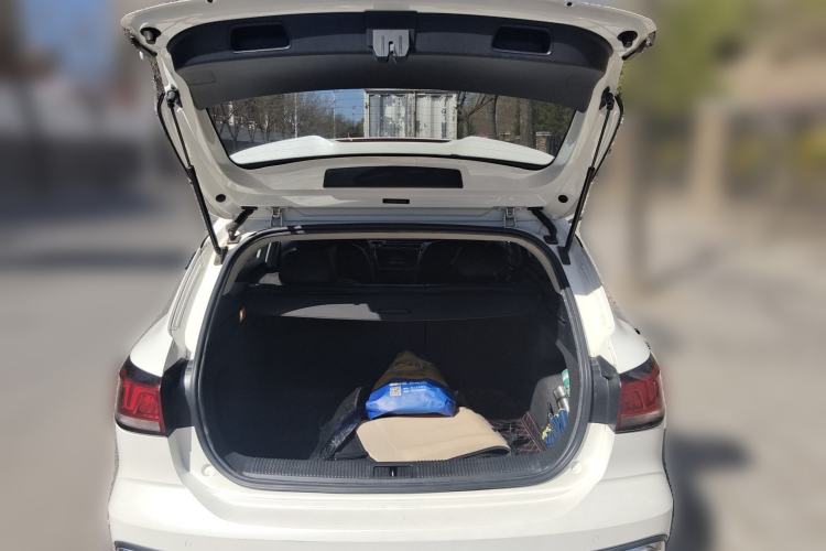 Used Roewe Ei5 2018 Internet Luxury Edition Trunk