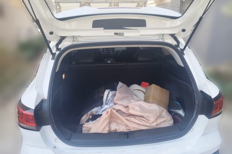 Used Roewe Ei5 2018 Internet Luxury Edition Trunk