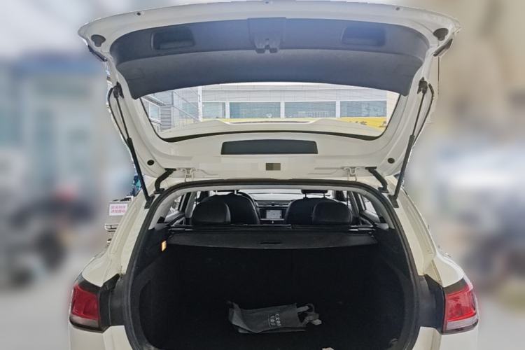 Used Roewe Ei5 2018 Internet Flagship Edition Trunk