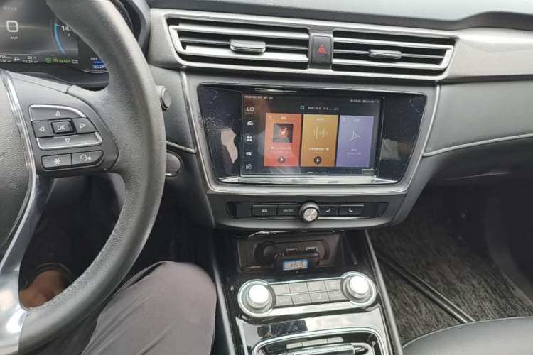 Used Roewe Ei5 2018 Internet Flagship Edition Audio And AC Panel