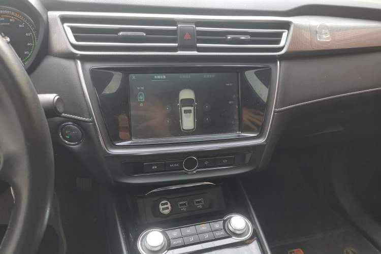 Used Roewe Ei5 2018 Internet Luxury Edition Audio And AC Panel