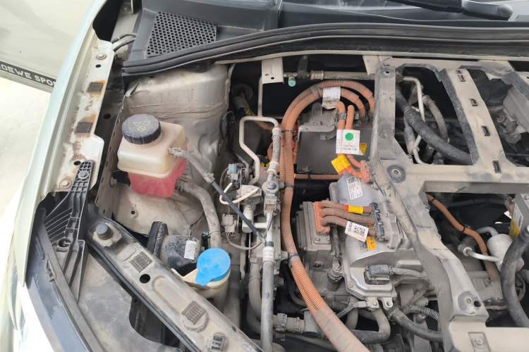 Used Roewe Ei5 2018 Internet Flagship Edition Engine Bay Right