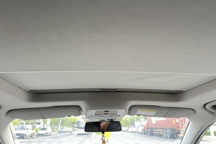 Used Roewe Ei5 2018 Internet Luxury Edition Headliner