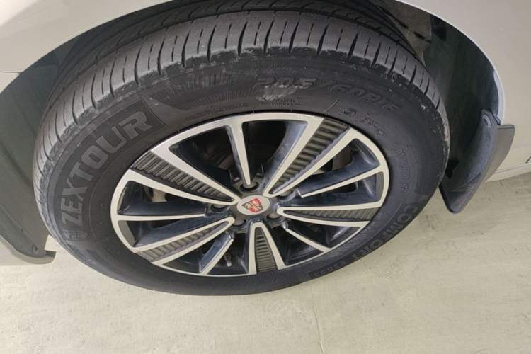 Used Roewe Ei5 2018 Internet Flagship Edition Left Front Wheel Hub