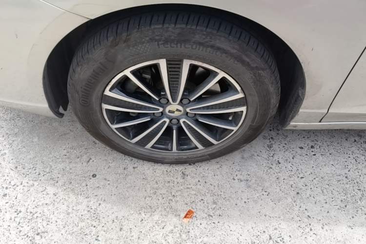 Used Roewe Ei5 2018 Internet Flagship Edition Left Front Wheel Hub