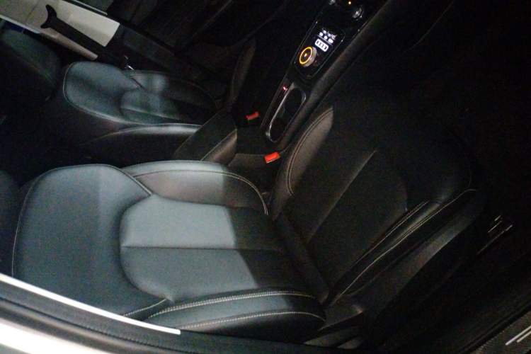 Used Roewe Ei5 2018 Internet Flagship Edition Right Front Seat