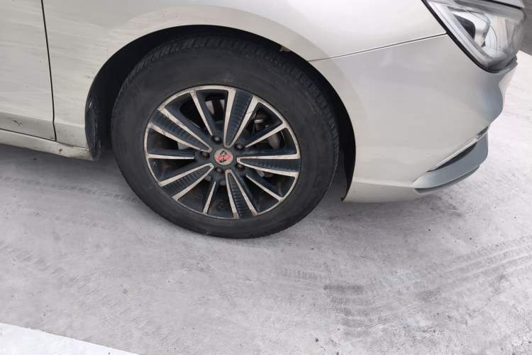 Used Roewe Ei5 2018 Internet Flagship Edition Right Front Wheel Hub