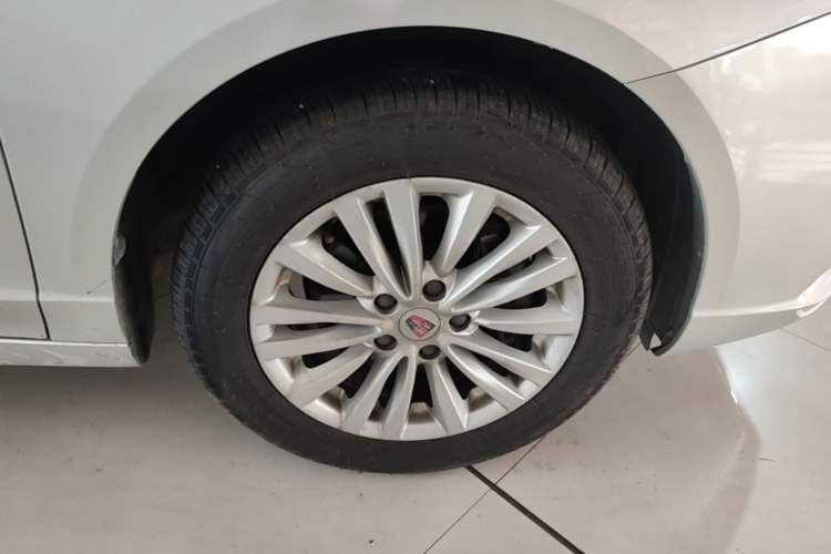 Used Roewe Ei5 2018 Internet Luxury Edition Right Front Wheel Hub