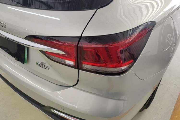 Used Roewe Ei5 2018 Internet Flagship Edition Right Rear Taillight
