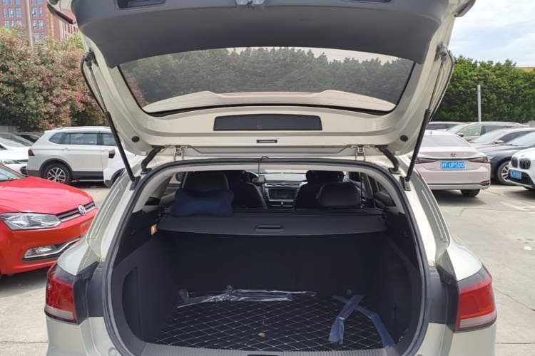 Used Roewe Ei5 2018 Internet Flagship Edition Trunk
